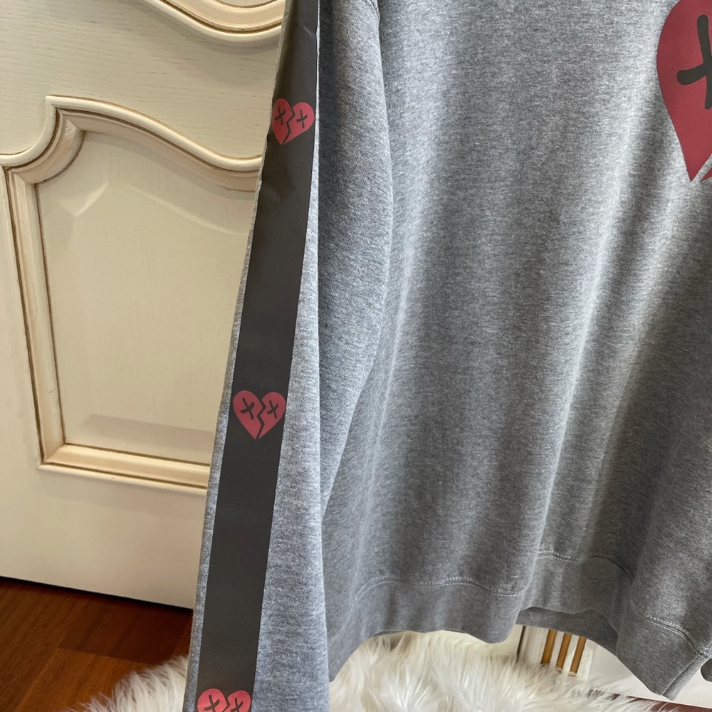 Sweater - Picture 2 of 4